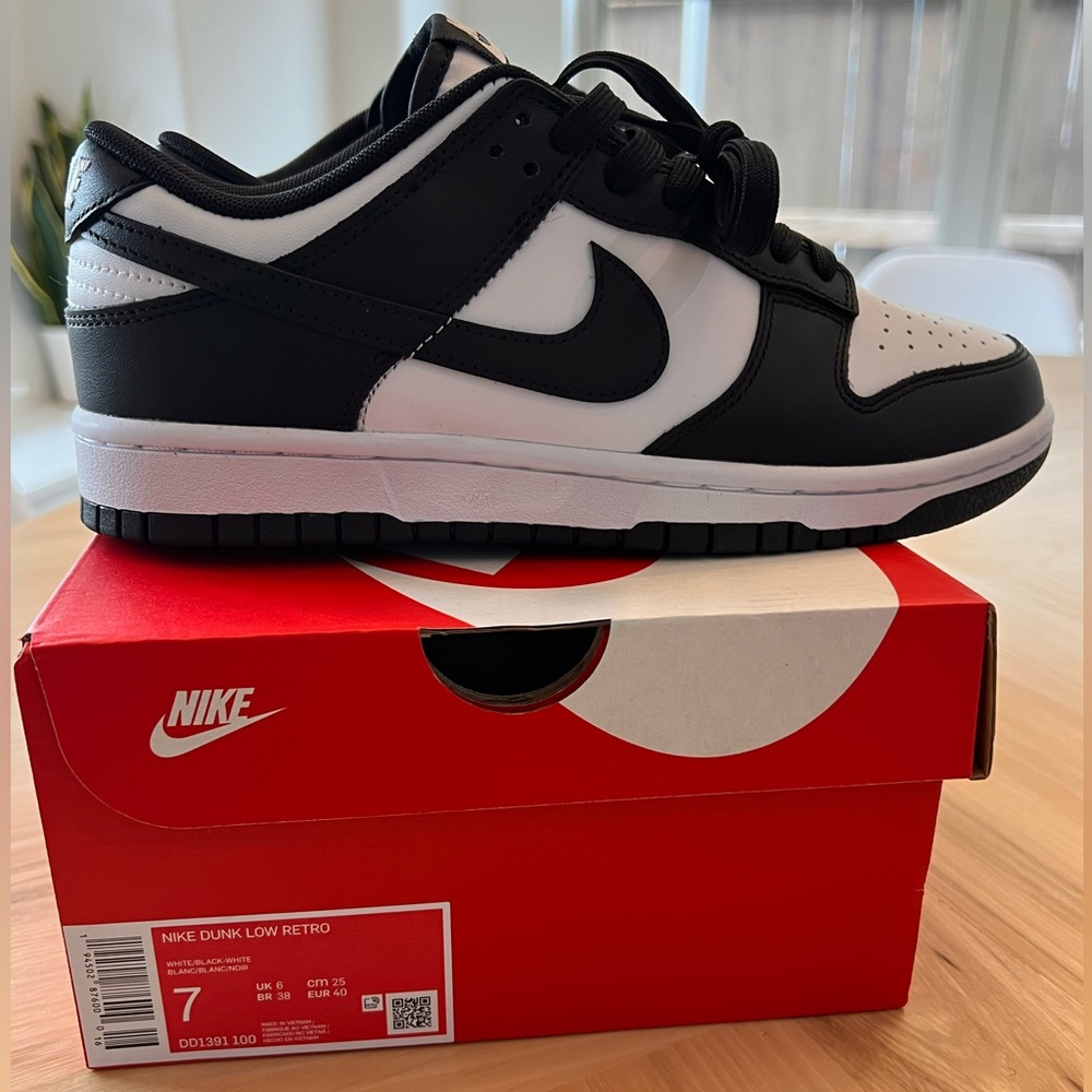 Nike Dunk Low Retro Pandas